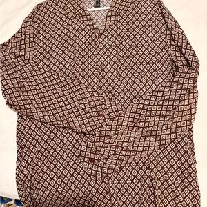 Forever 21 Diamond Print Long Sleeve Blouse